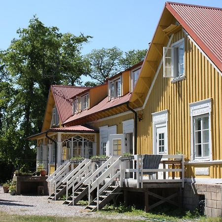 Gula Hoenan Guest House Ronehamn Exterior photo