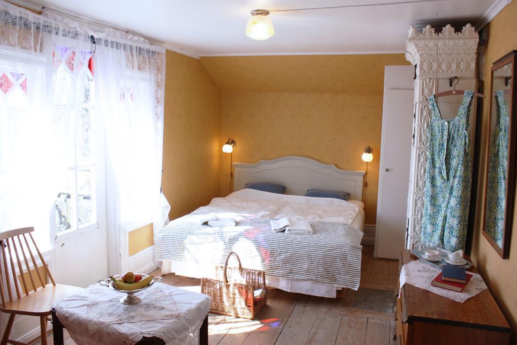 Gula Hoenan Guest House Ronehamn Room photo