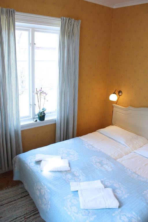 Gula Hoenan Guest House Ronehamn Room photo