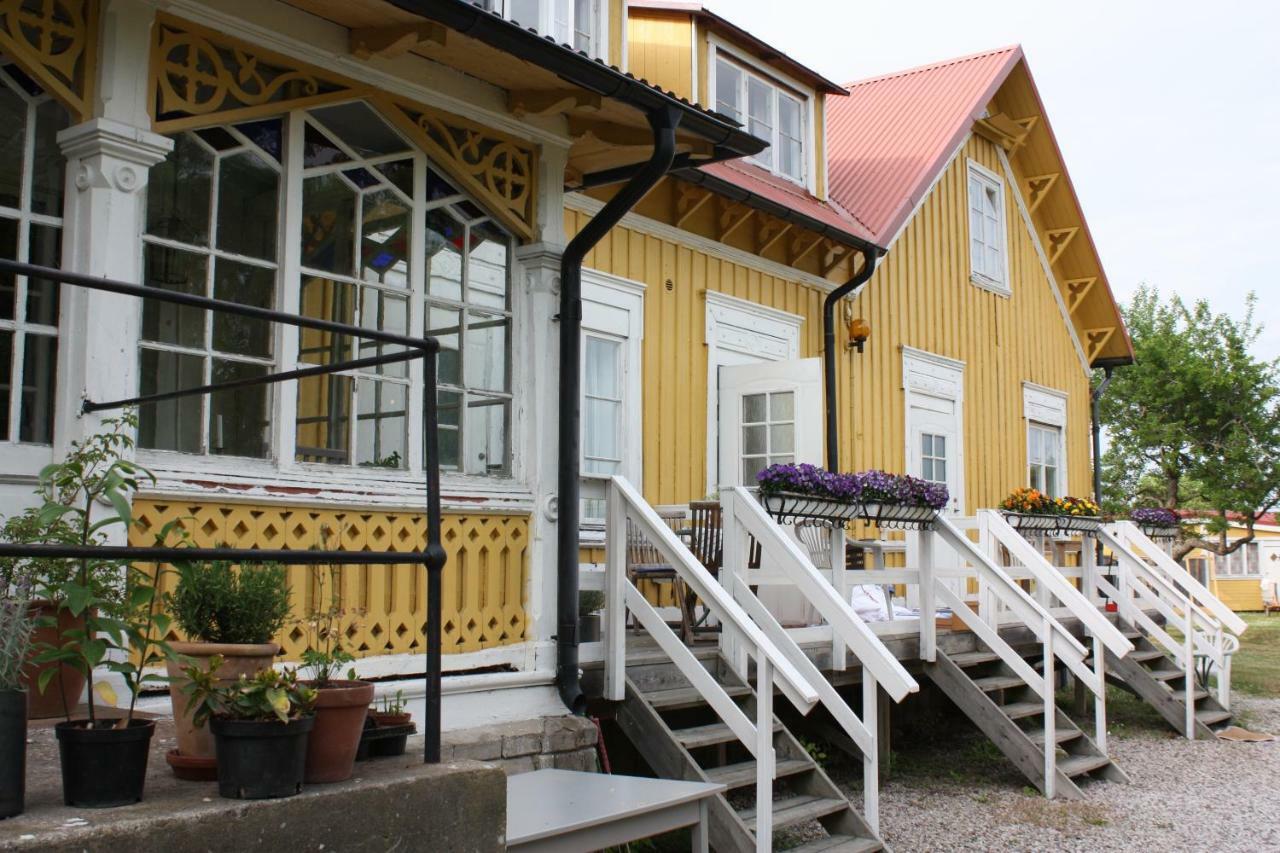 Gula Hoenan Guest House Ronehamn Exterior photo